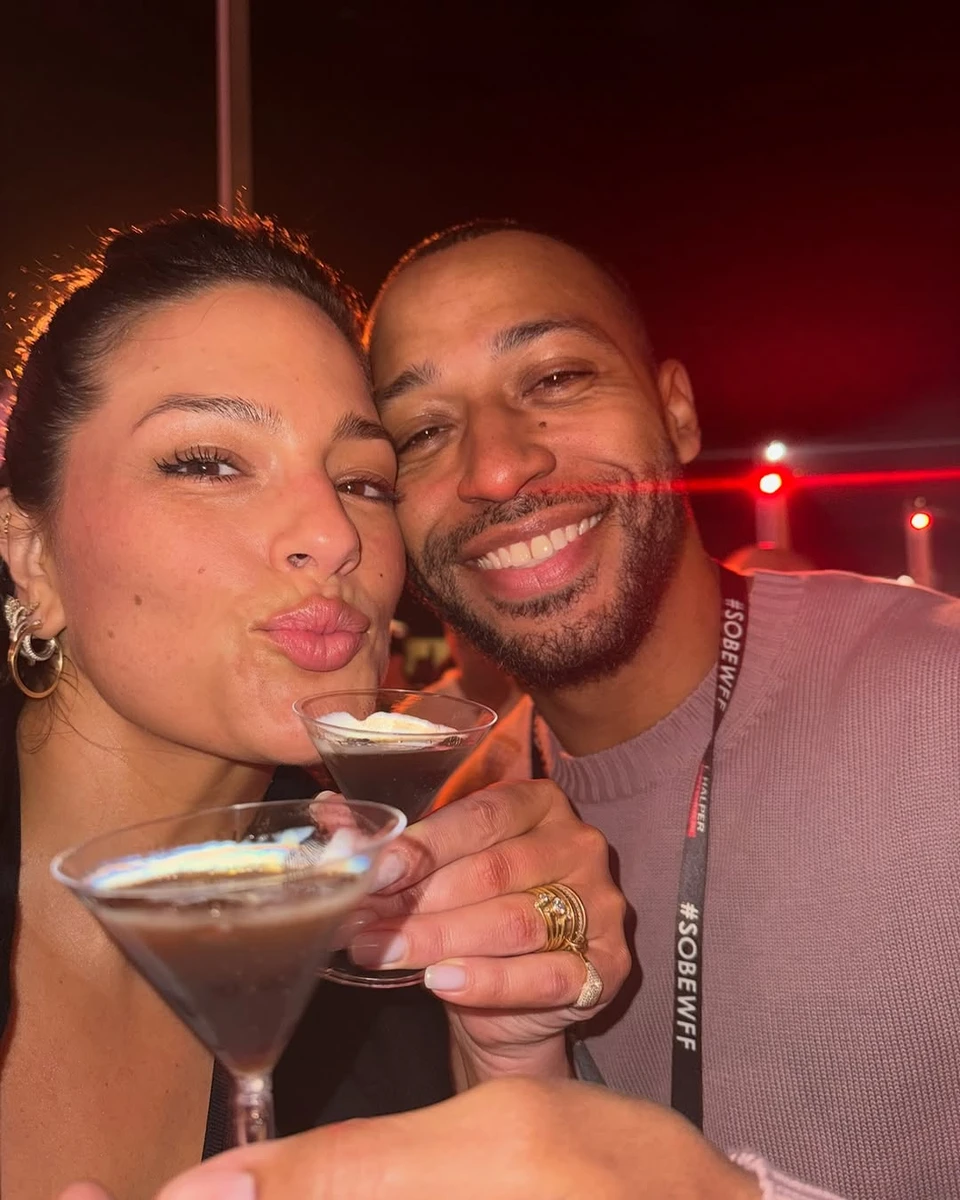 Ешлі Грем зі своїм чоловіком в Маямі