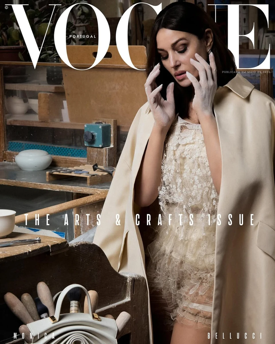 Моніка Белуччі у мереживному міні попозувала для журналу