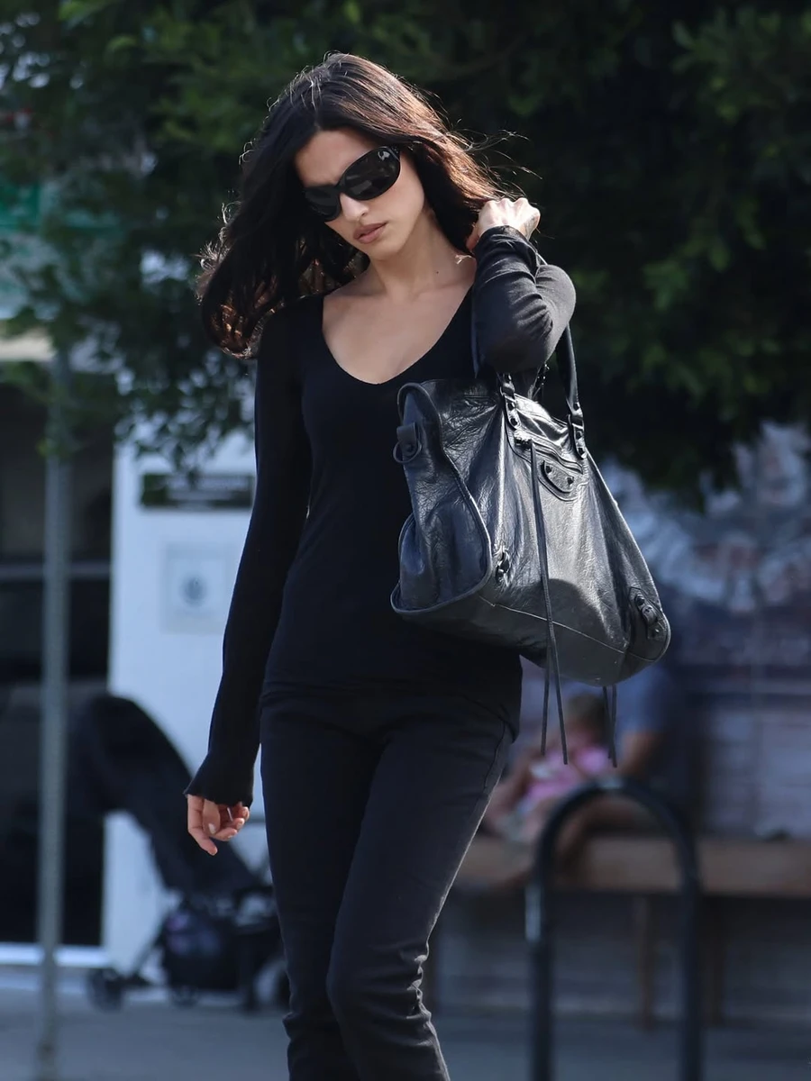 Образ із великими окулярами