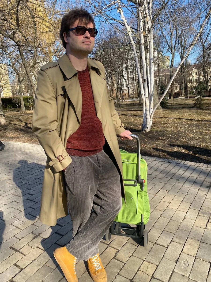 Єгор Гордєєв у яскравому луці попозував з кравчучкою