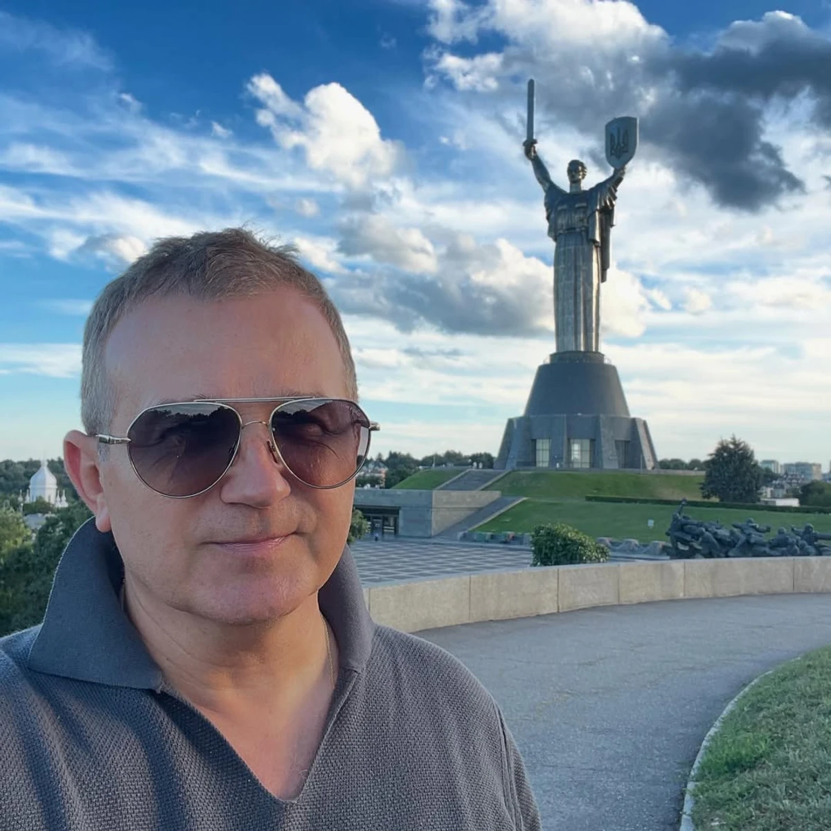 Юрій Горбунов заселфився з Батьківщиною-Мати