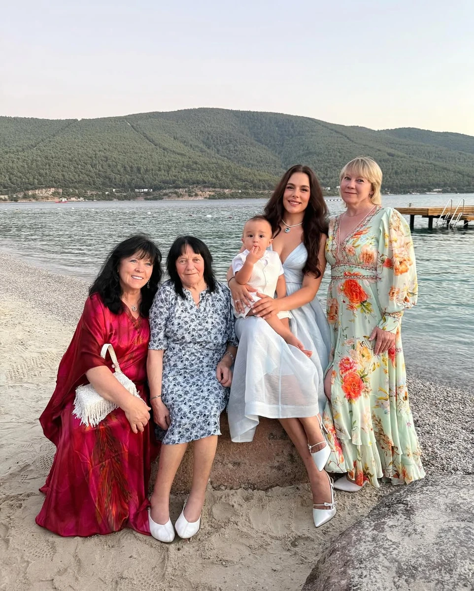 Іванна Онуфрійчук наробила святкових фото