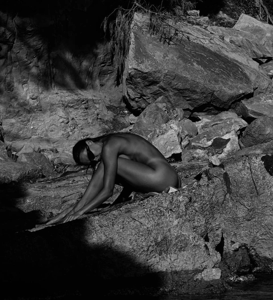 Оголена Бушміна