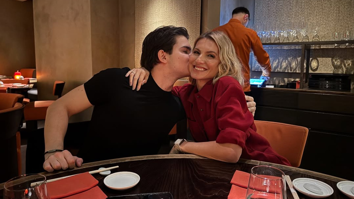 Єлизавета Юрушева похвалилася дорослим сином в Мілані на його 18-річчі