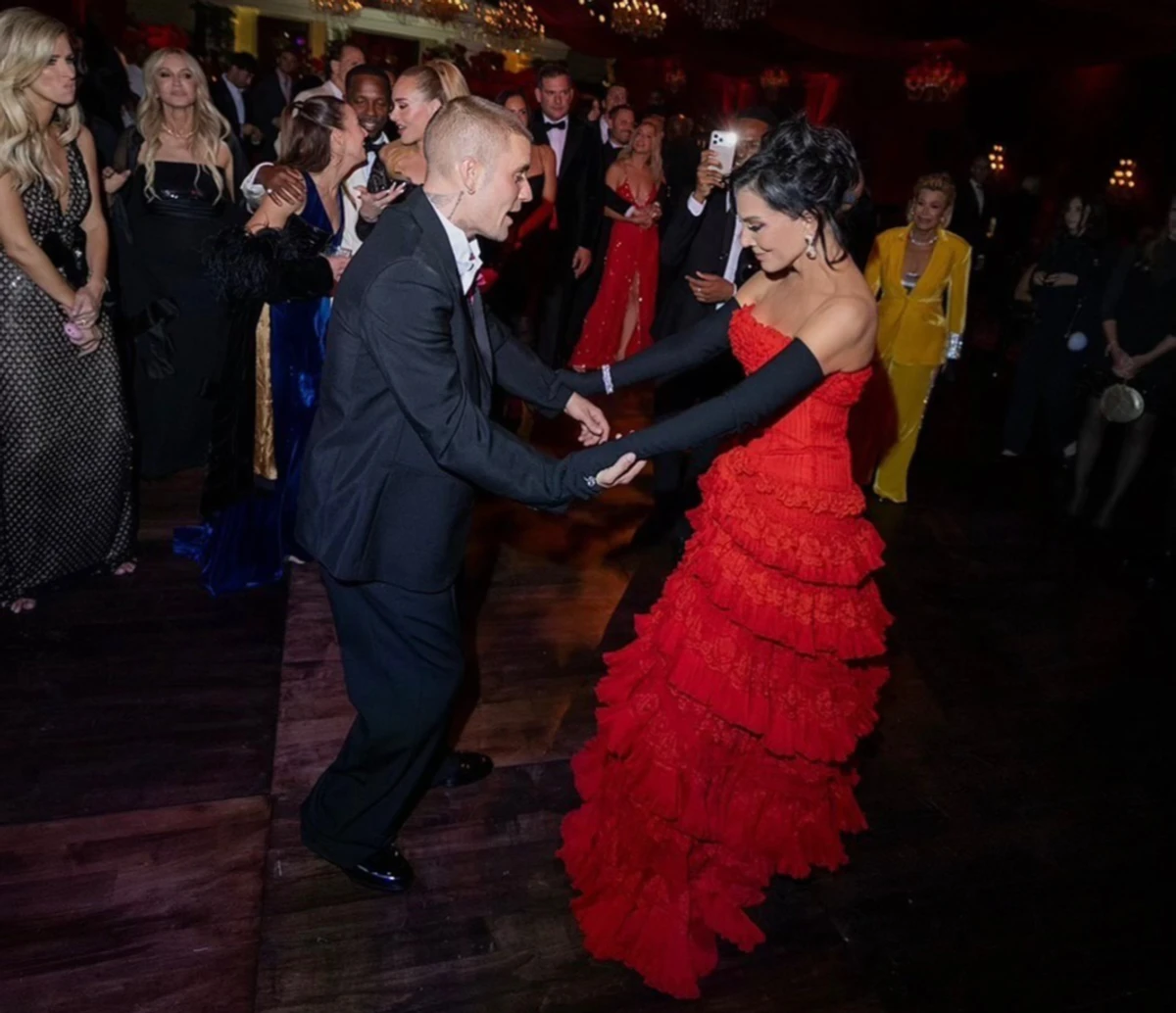 Джастін Бібер потанцював з мамою Кардашян, Кріс Дженнер на її 70-річчі