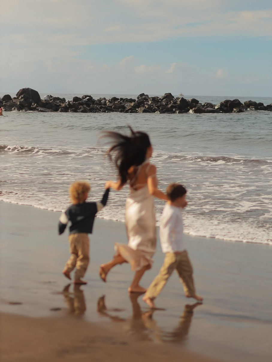 Інна Мірошниченко зі своїми синами на фото