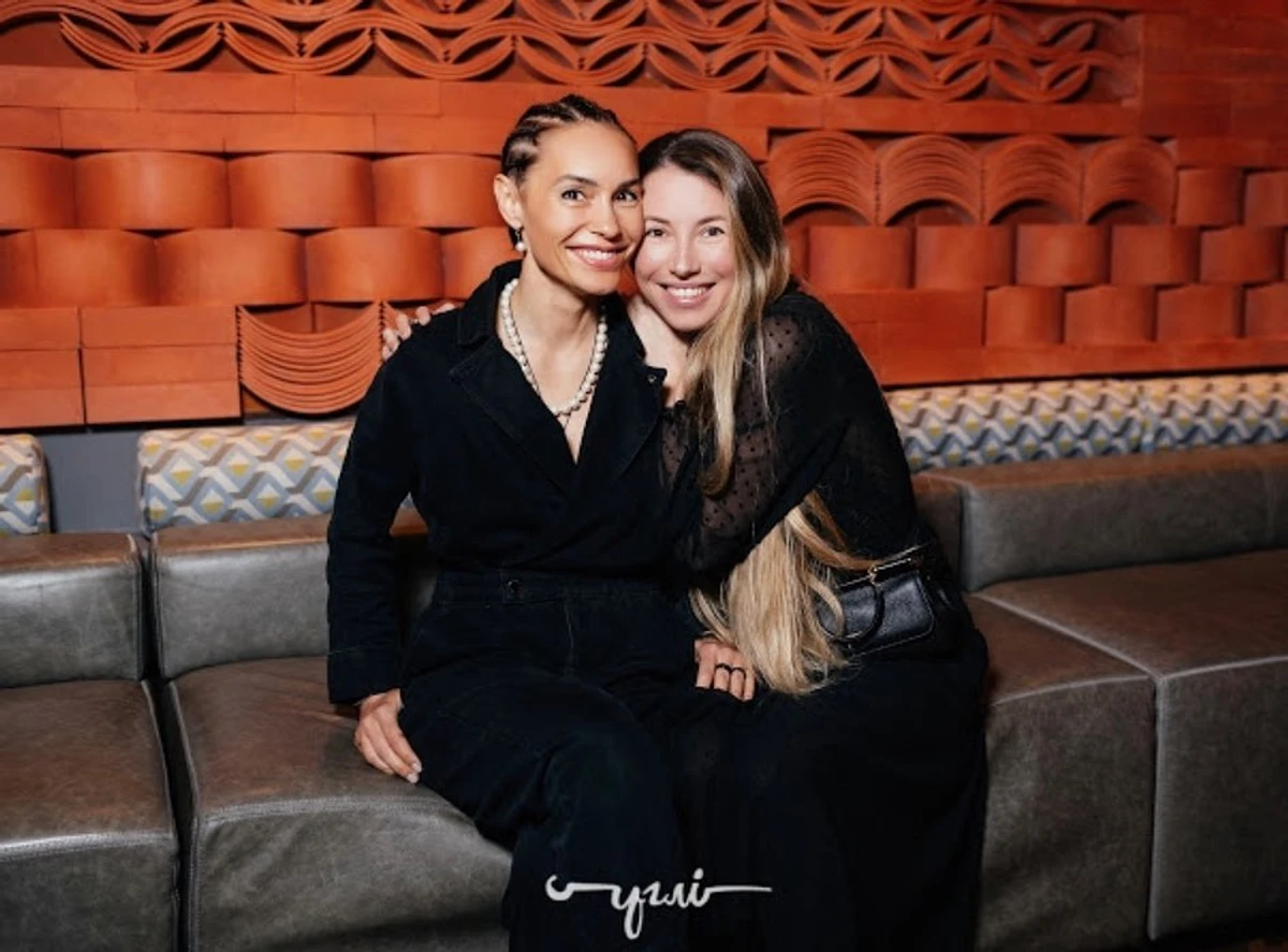 Віталіна вже не вперше демонструє свої близькі стосунки з дружиною брата