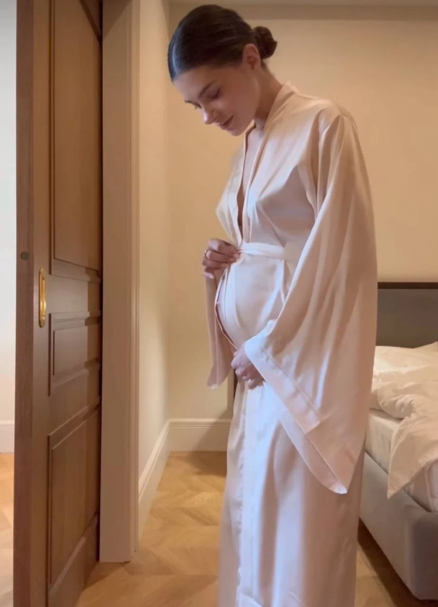 Хоча Остапчук вважає, що останні місяці робить замало контенту, вона встигла назнімати кулінарну рубрику для свого чоловіка (звісно ж, від смачної винагороди Катя не відмовляється)