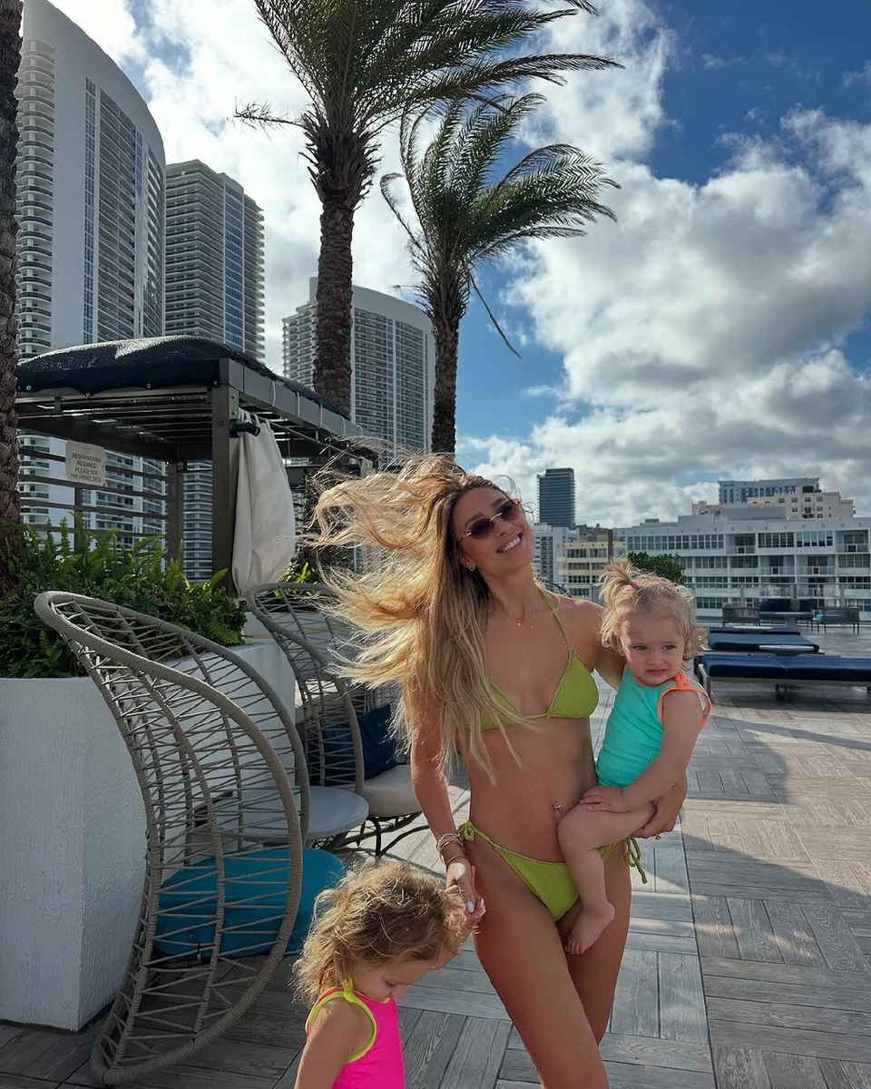 Шульгіна в купальнику