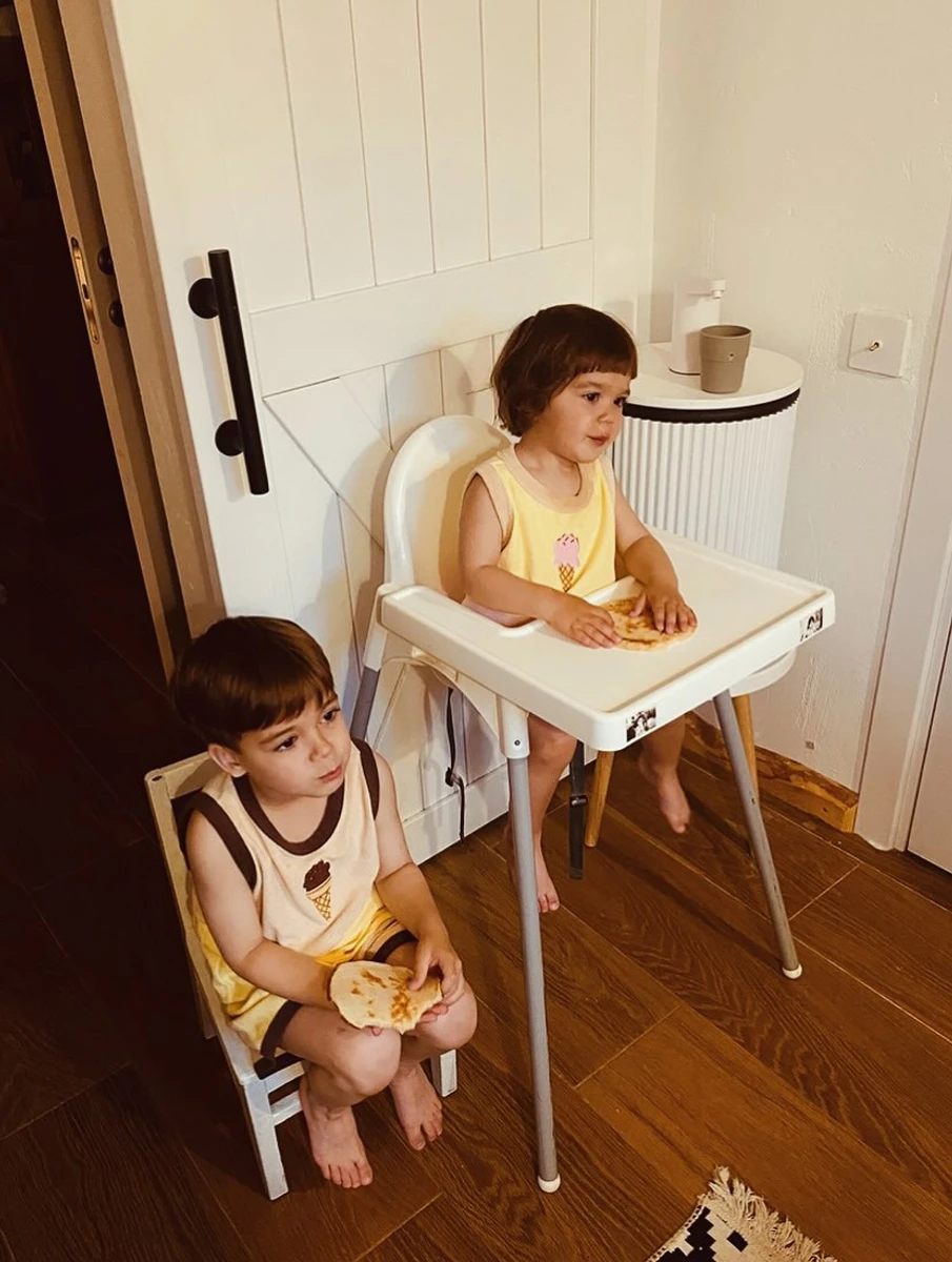 Діти Жижченко за їжею