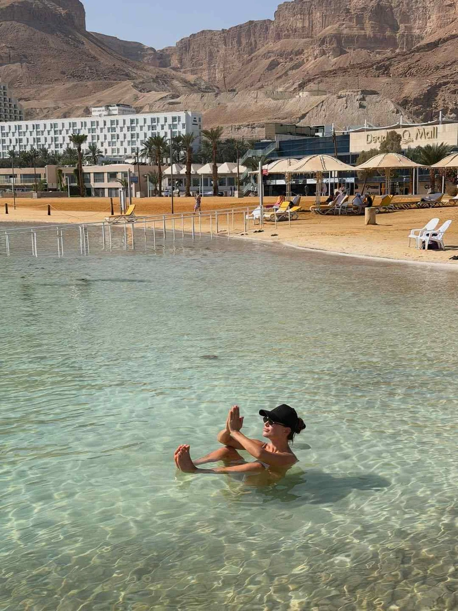 Ксенія Мішина в купальнику