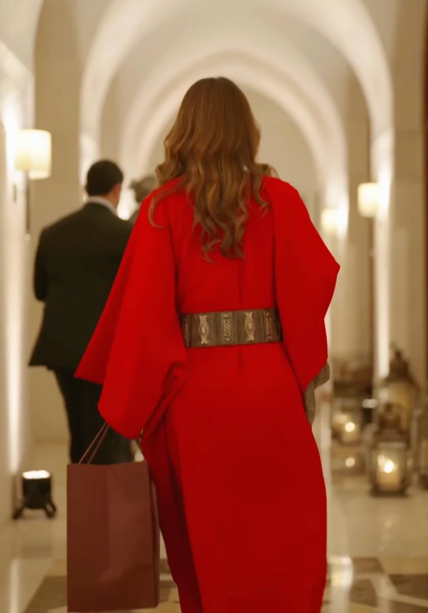 Королева Ранія вигуляла яскраву сукню на іфтар до Рамадану