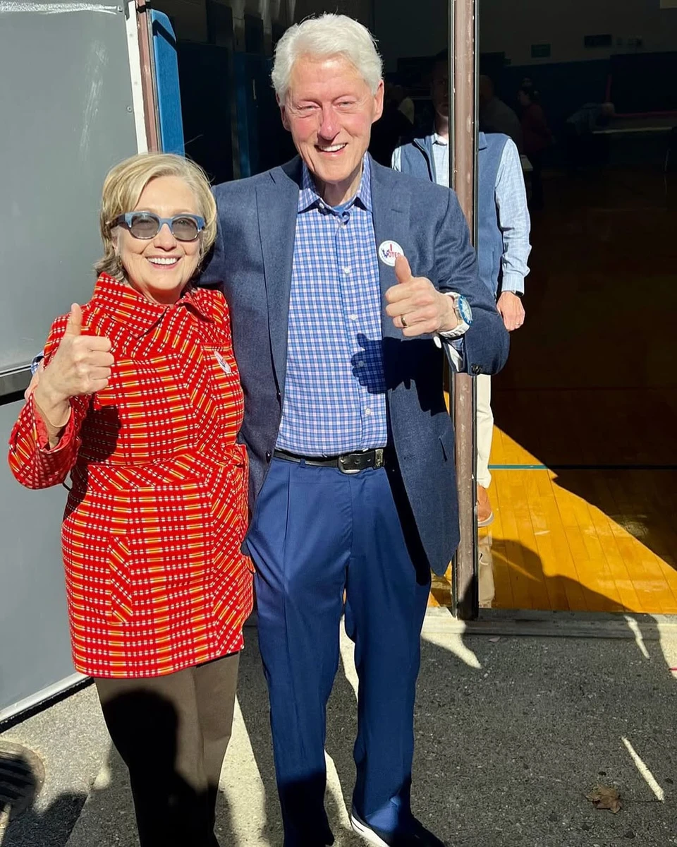 Гілларі Клінтон з Біллом Клінтом