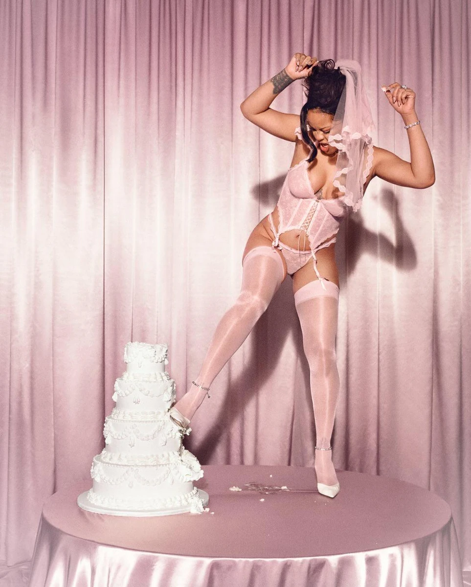 Ріанна в білизні