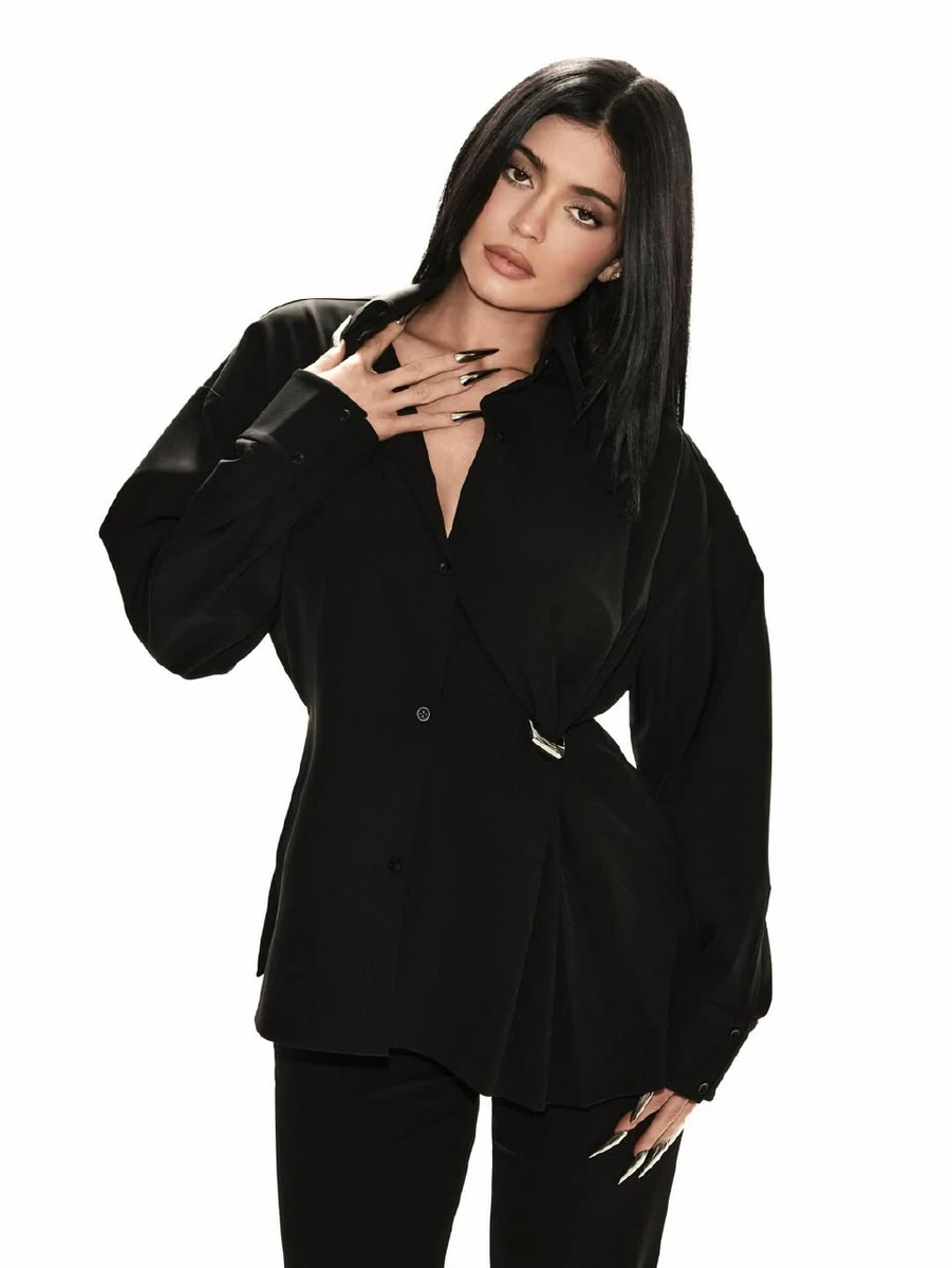 Кайлі Дженнер у чорному