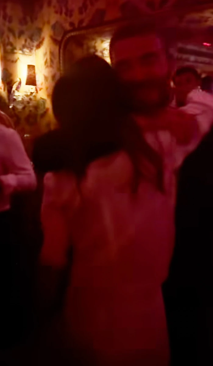 Девід Бекхем ніжно обійняв Вікторію під час танцю