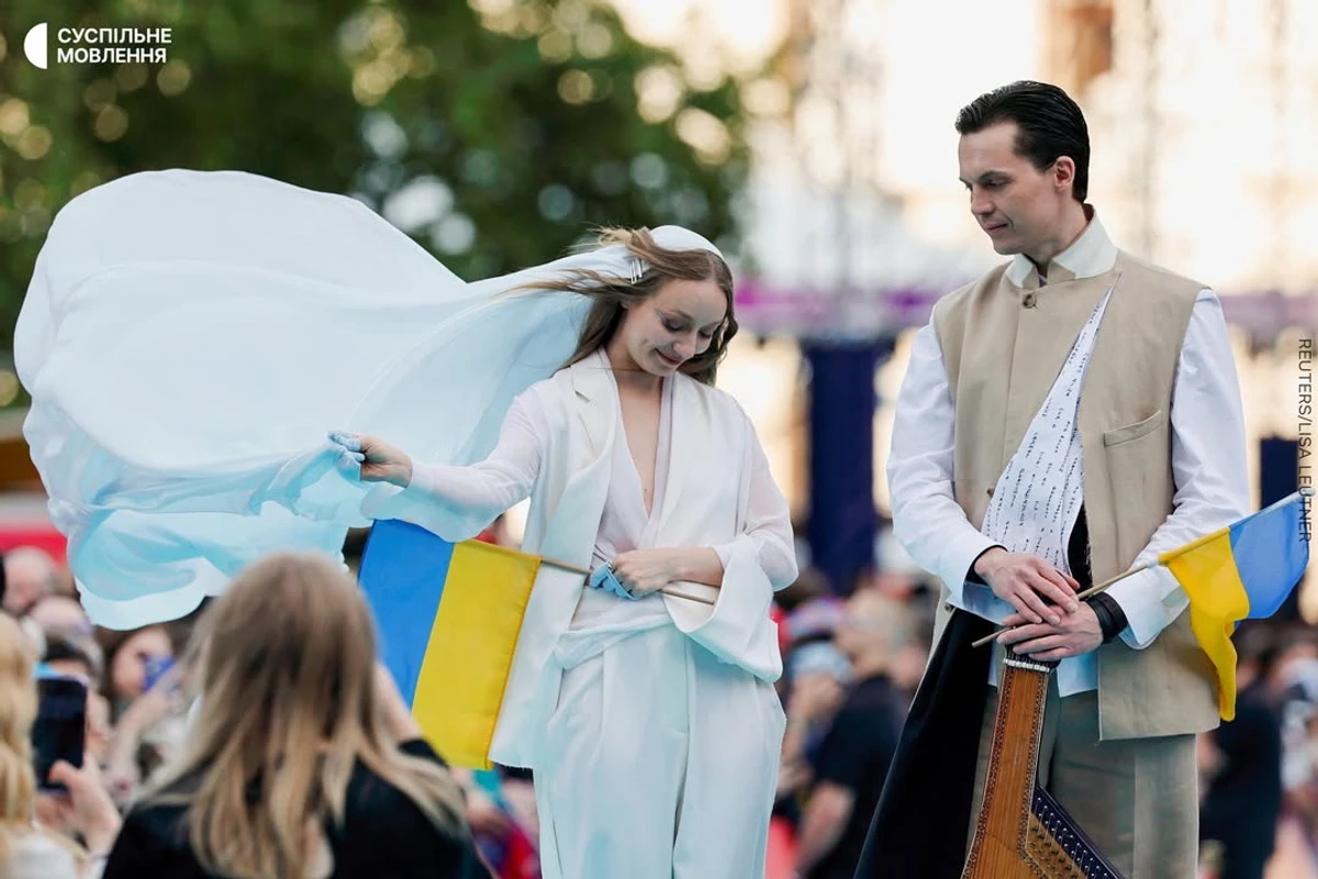 LELÉKA позує на хіднику Євробачення-2026