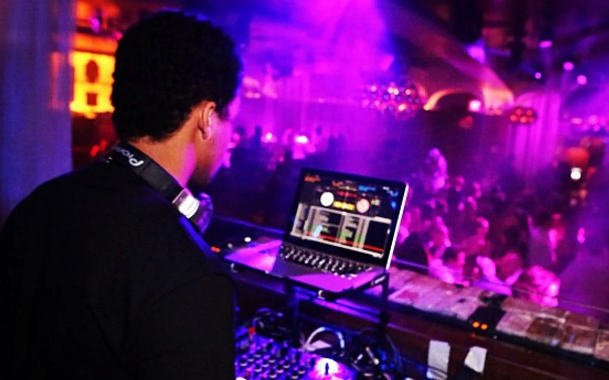 Раніше Коннор захоплювався діджейством 