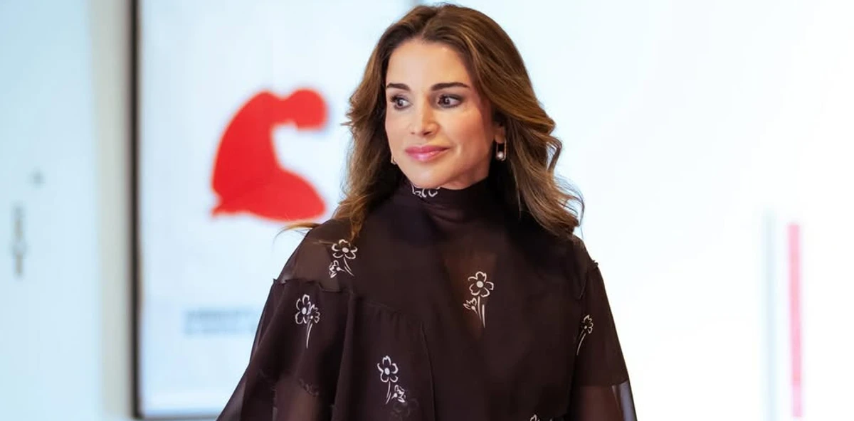 Королева Йорданії показала, як відпочивала у компанії сина