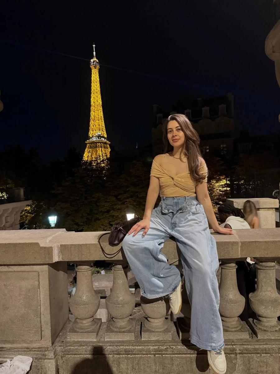 Раміна показалася у Парижі