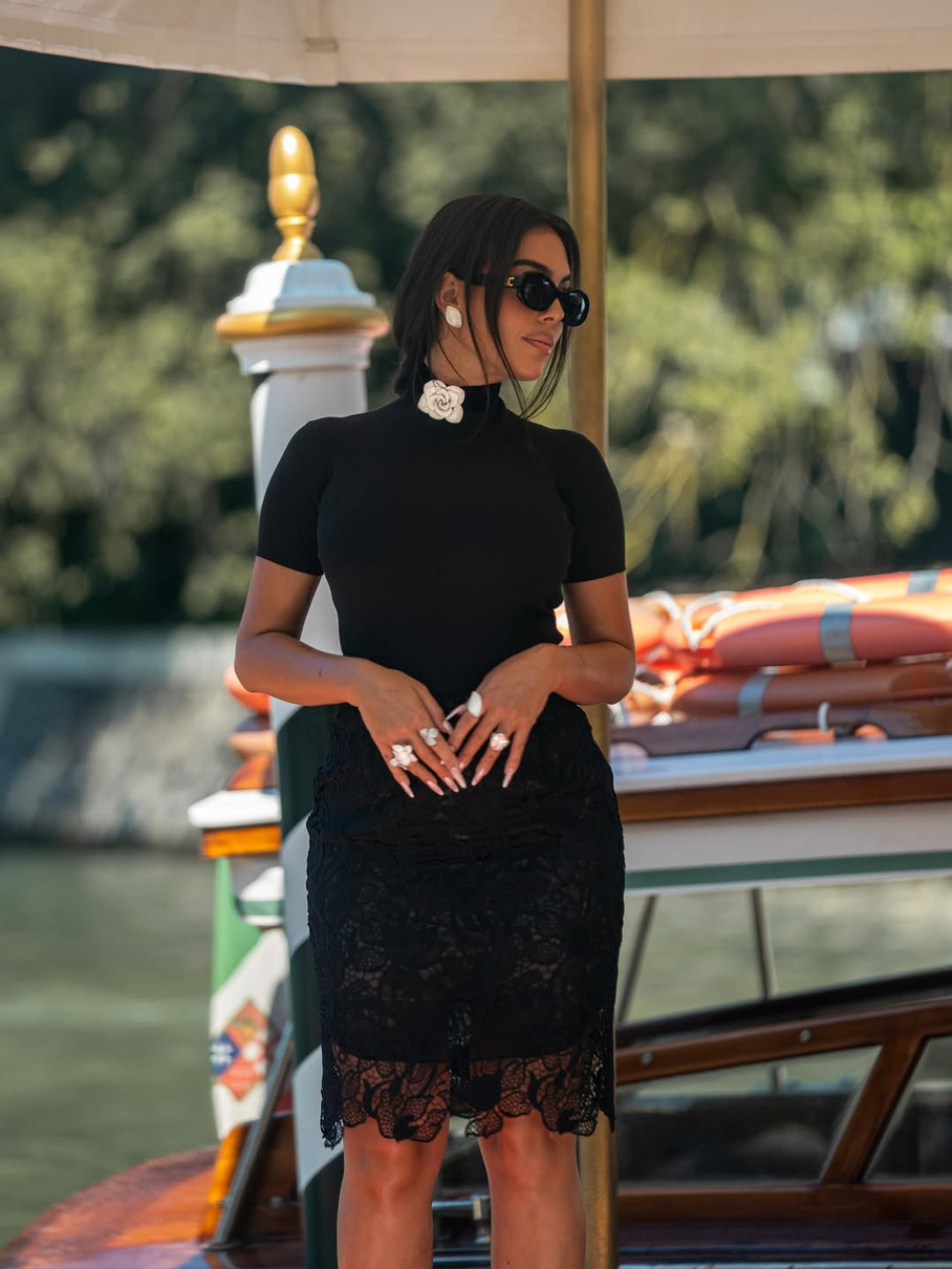 Джорджина Родрігес у мереживі похизувалася тілом на фестивалі в Венеції