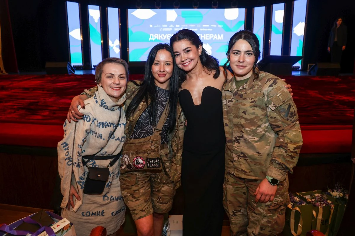 Наталка Гуменюк, Яна Гровер, Севгіль Мусаєва та Оксана Пасічко 