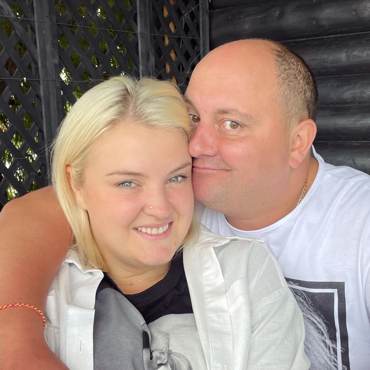 Стосунки Юрія з дружиною тримаються здебільшого на гуморі (за словами самого ж шоумена)