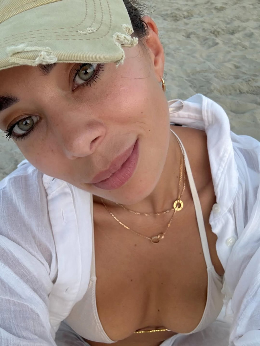 Неплях у купальнику