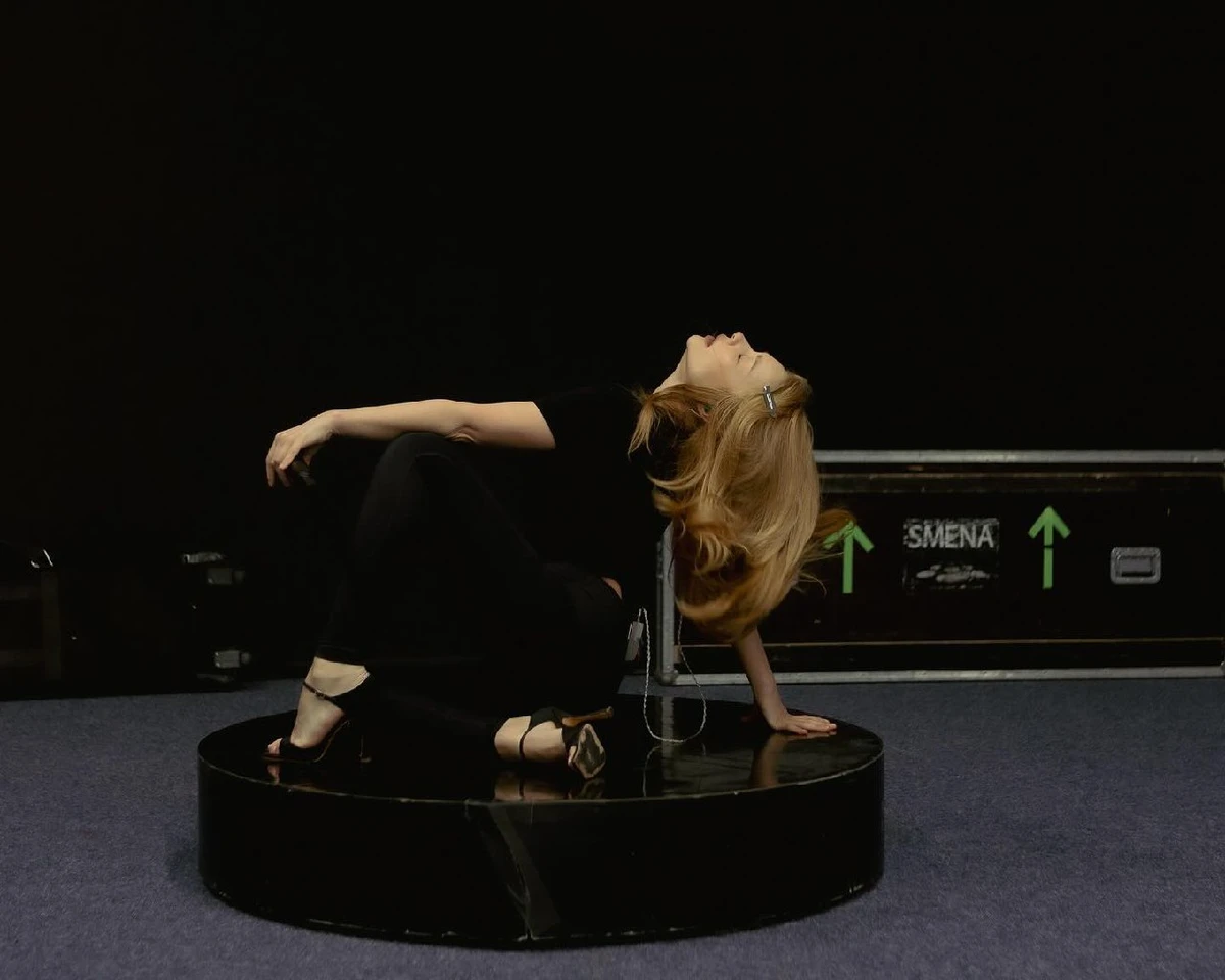 Не всі артисти, як Тіна, можуть балансувати на сцені на височенних підборах та перед великою аудиторією