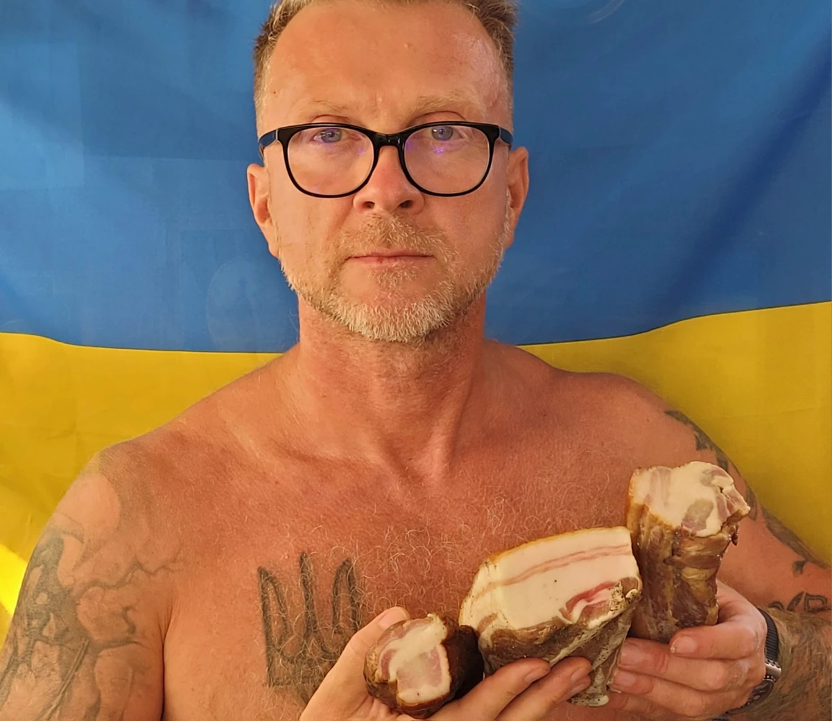 Мухарський ошелешив заявою про роман Єгорової та Киви, який під час засідань у Раді полюбляв роздивлятися фото гарних дівчат і торкатися своїх геніталій