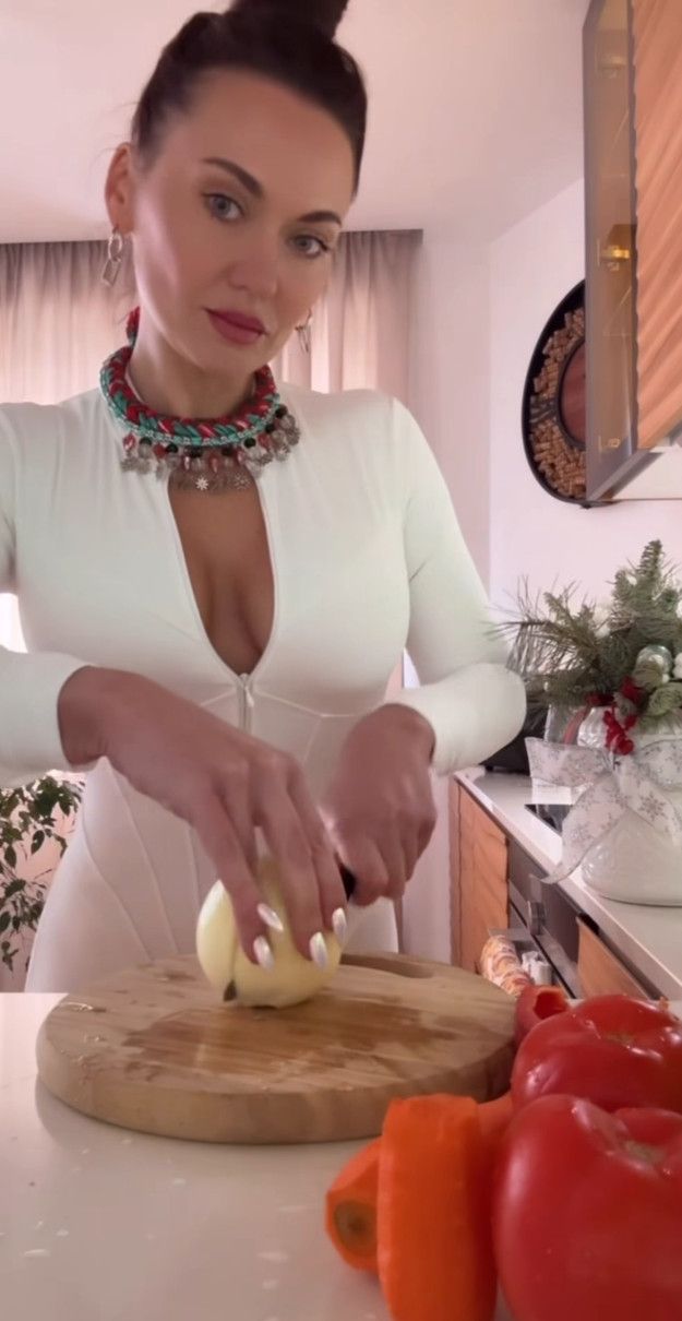 Анна Саліванчук показала, як приготувати лазанью
