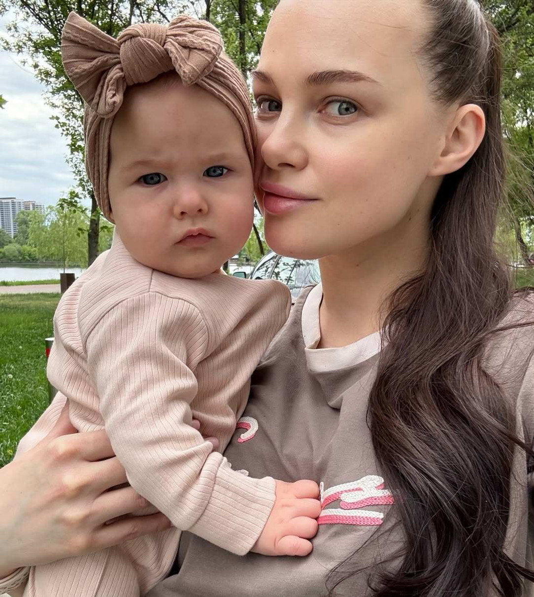 Юлія Сахневич і донька