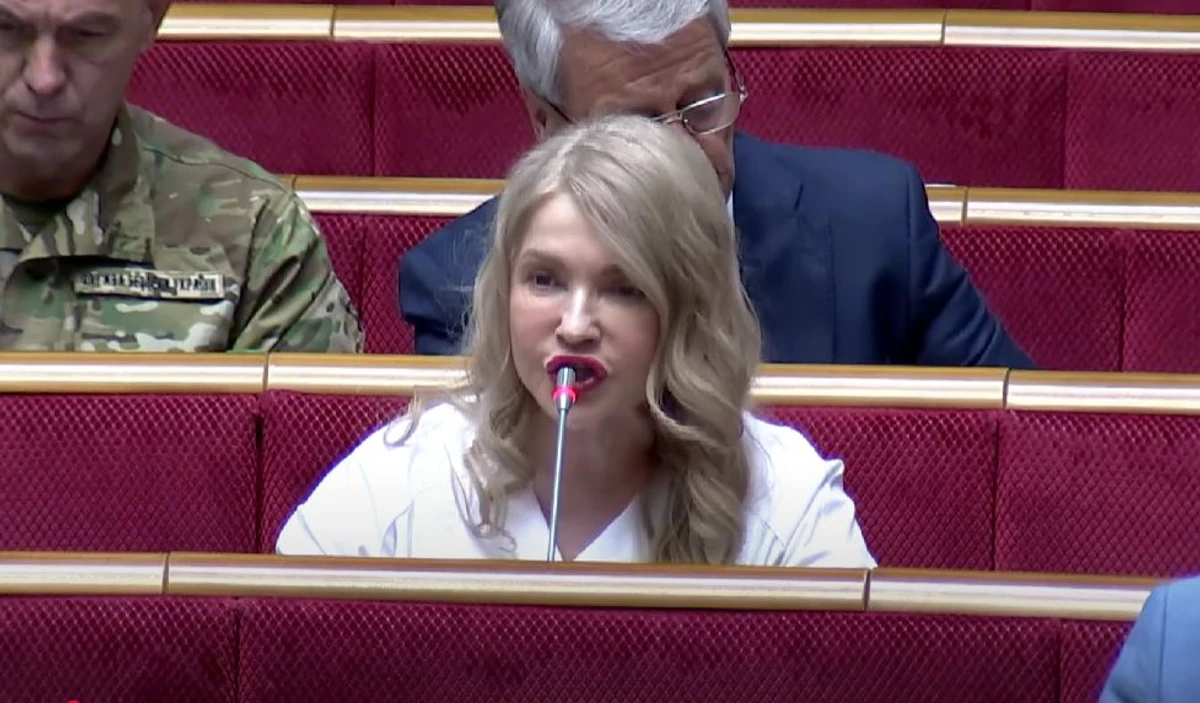 Юлія Тимошенко з новою зачіскою