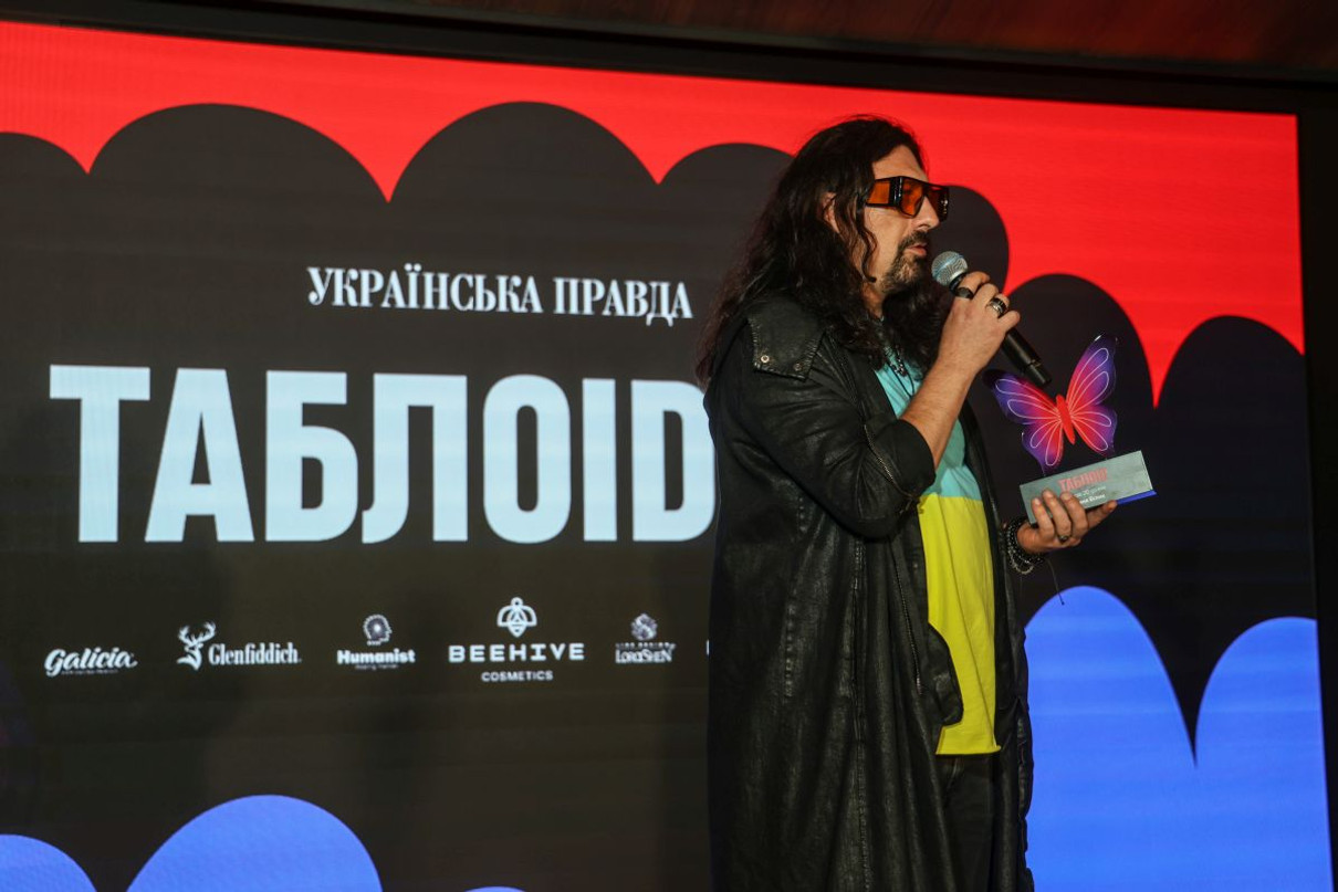 Гітарист Ірини Білик подякував за нагороду для неї 