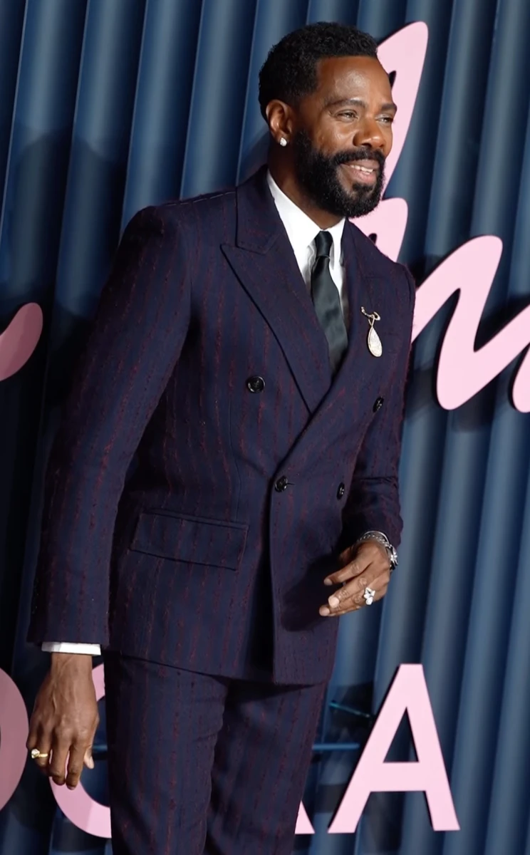 Колман Домінго в стильному костюмі попозував на British Fashion Awards