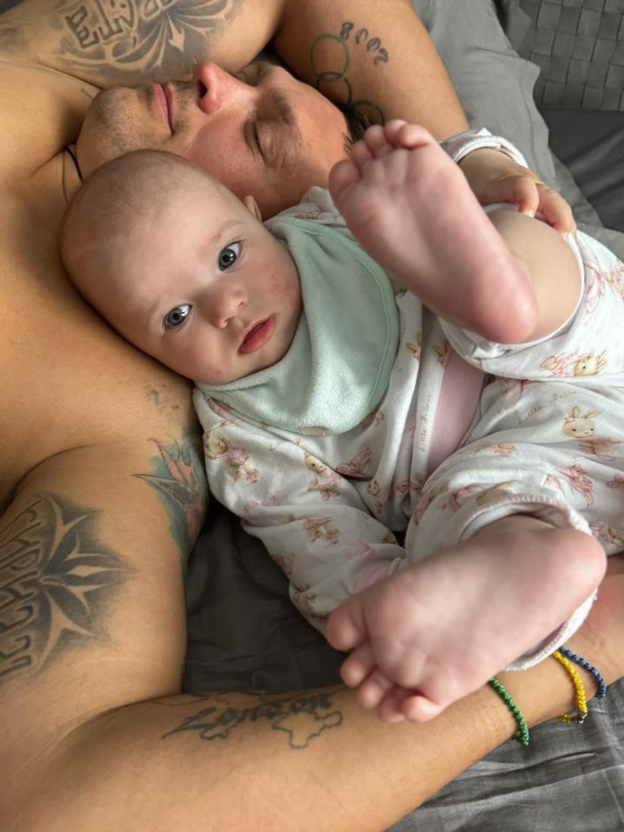 Дружина Усика замилувала його фото з дочкою