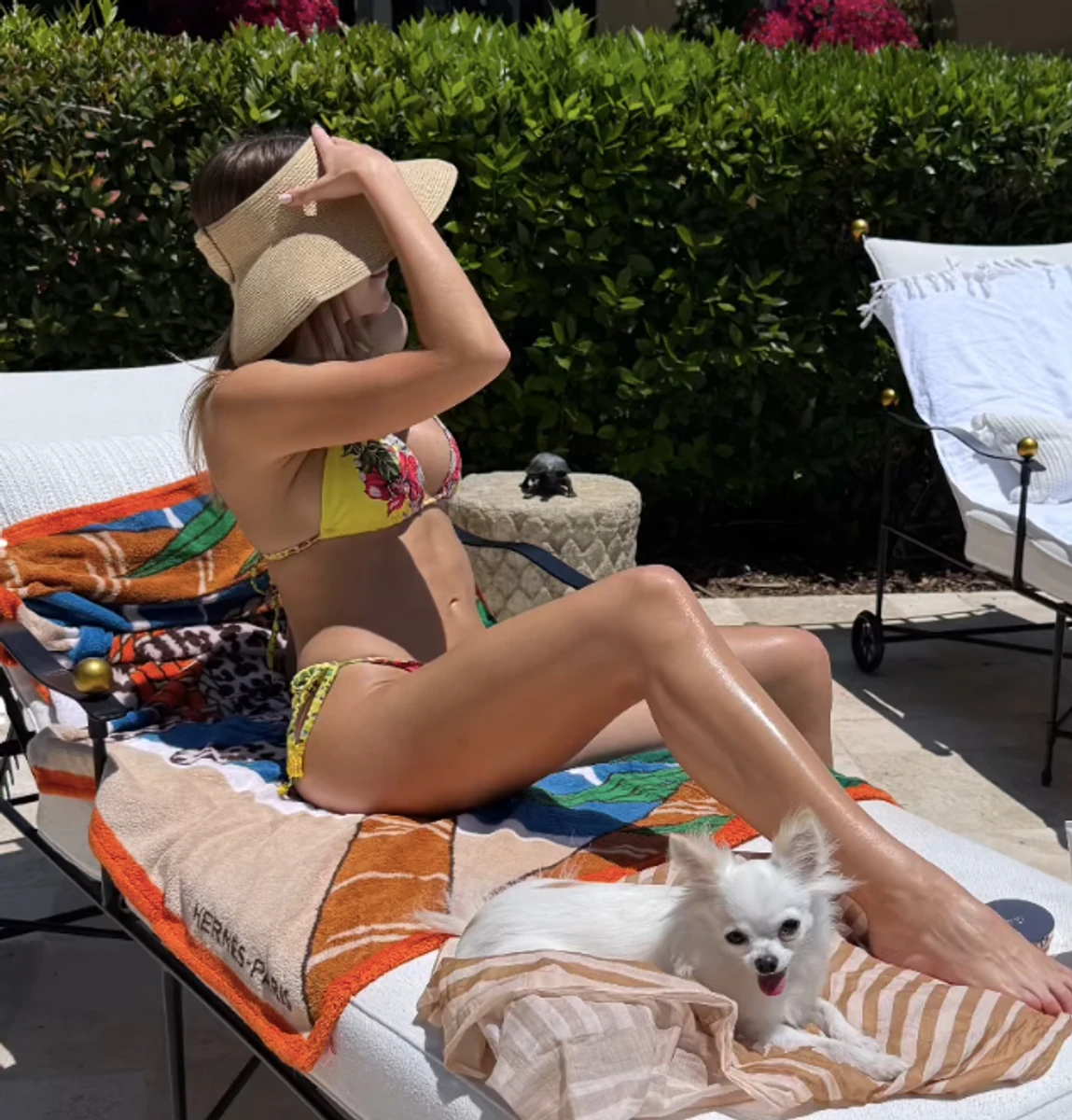 Софія Вергара у бікіні посвітила стегнами та ніжками для фото