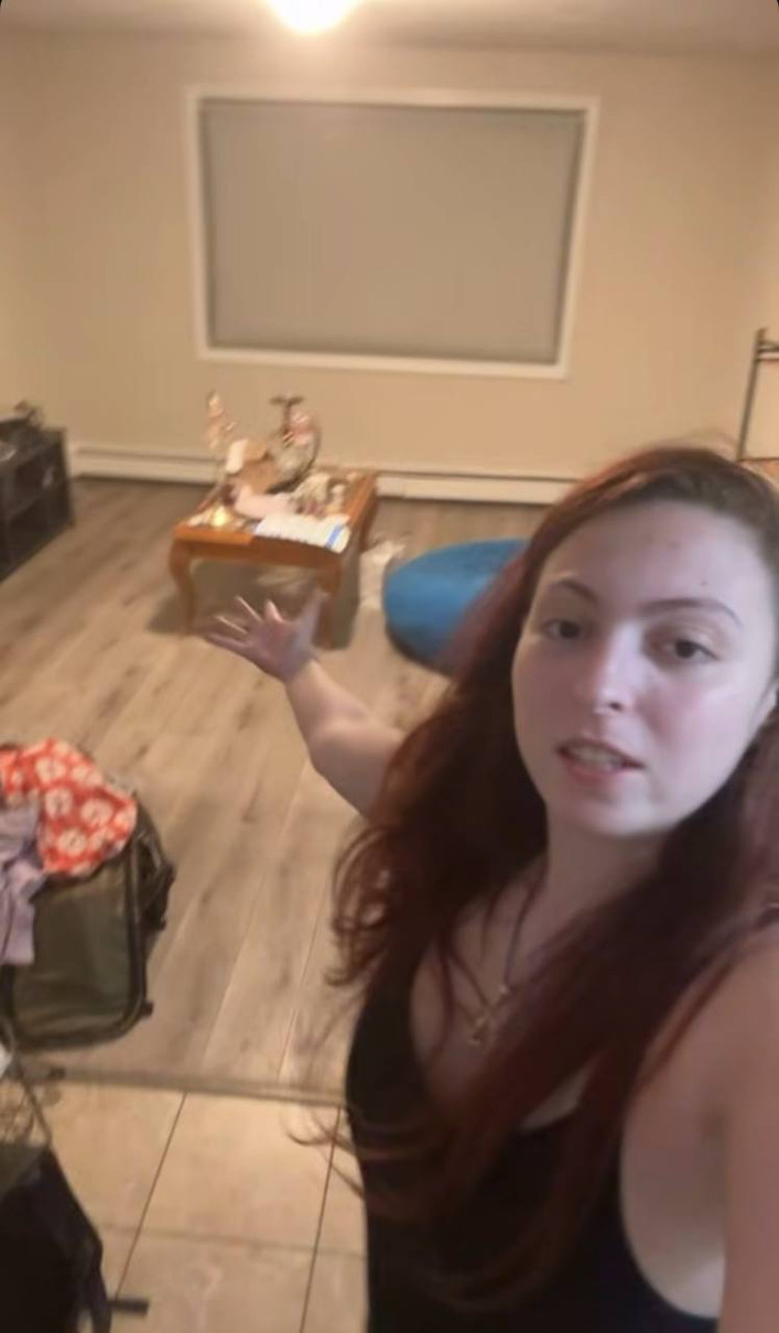 Маша Полякова показала квартиру