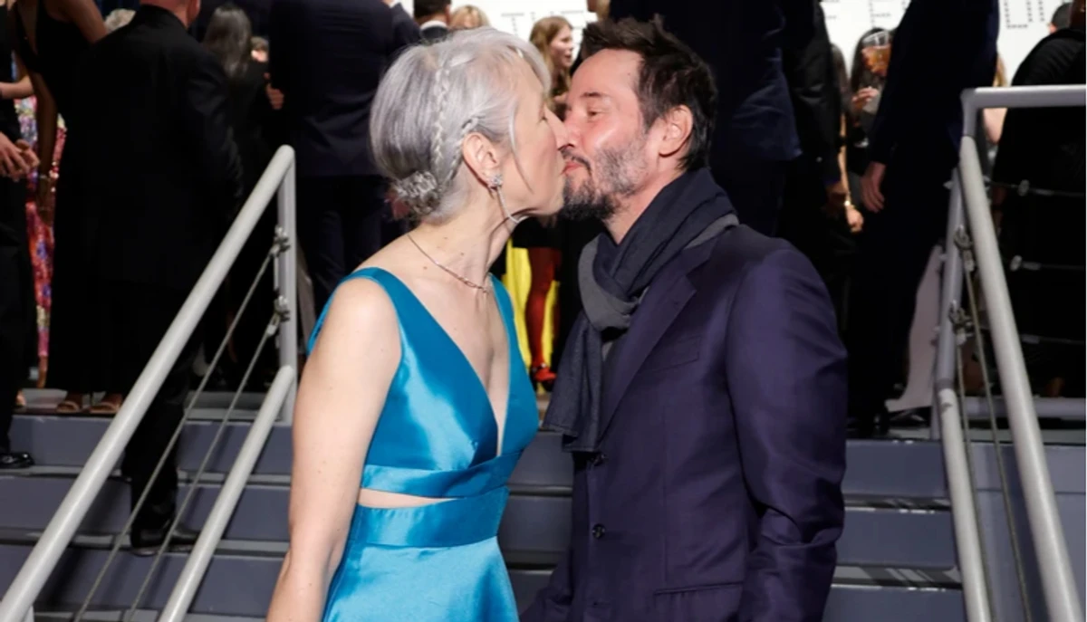 Кіану Рівз взяв за дружину свою 52-річну дівчину на таємному весіллі