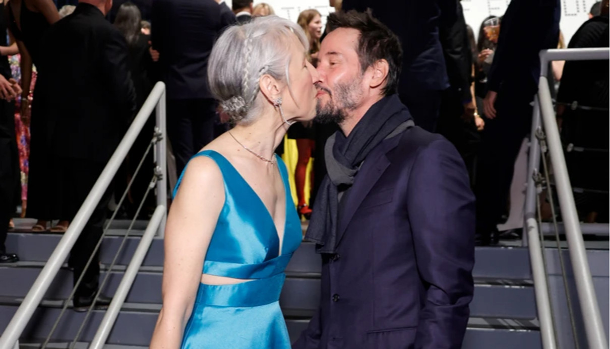 Кіану Рівз взяв за дружину свою 52-річну дівчину на таємному весіллі