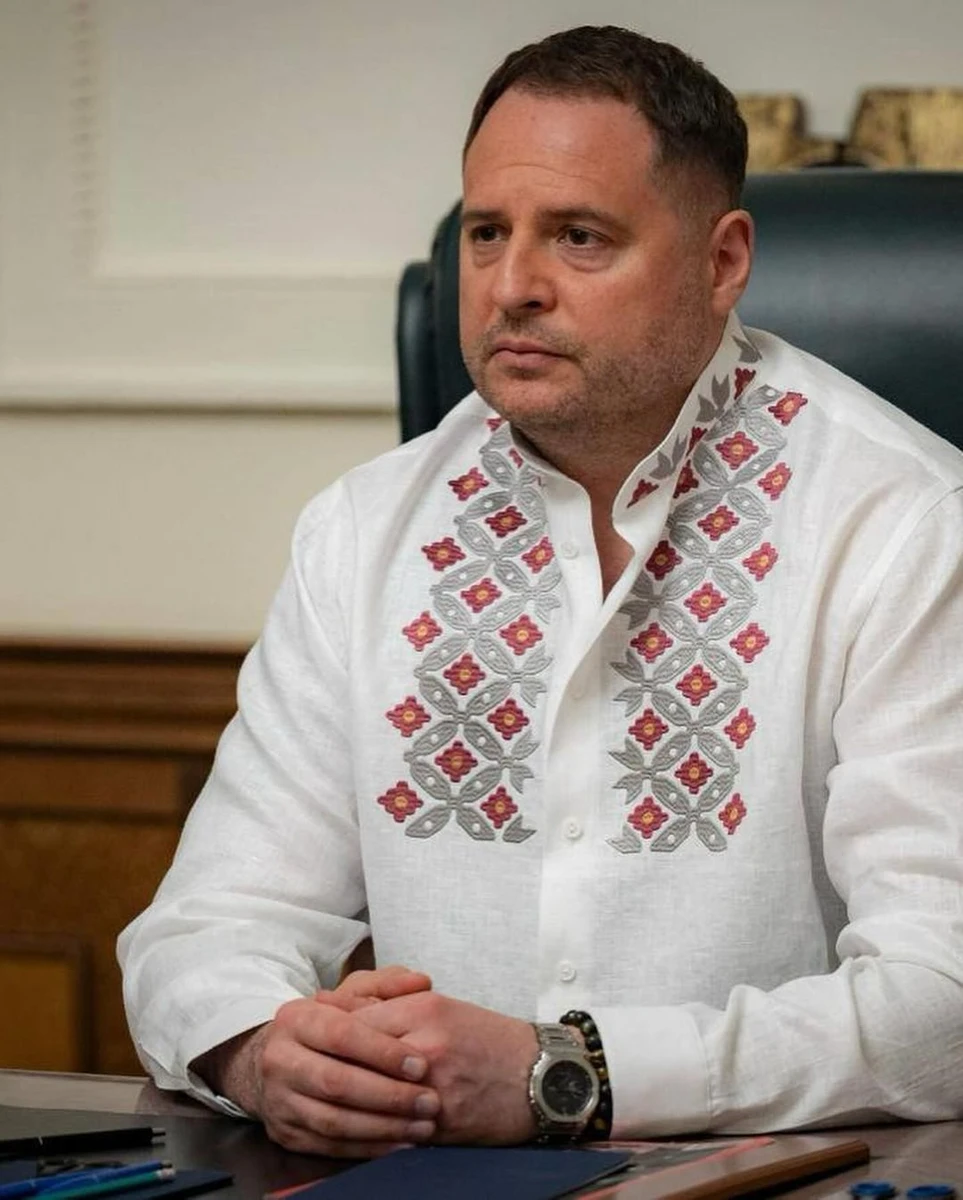 Цікаво, хто зробив Єрмаку такой особливий подарунок