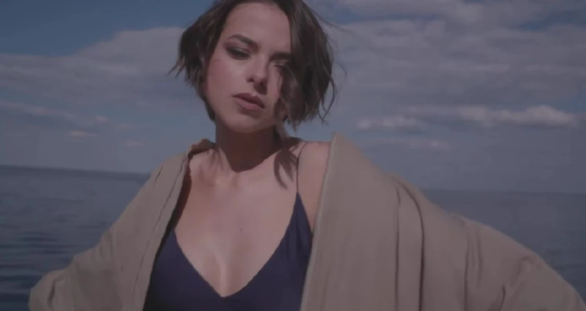 Соня Морозюк у кліпі