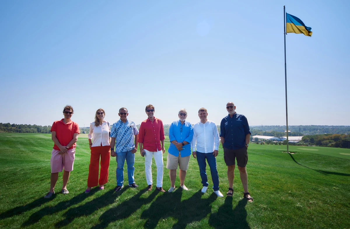 Дружина Посла Італії Моніка Бартолі, Посол Індонезії в Україні Аріф Мухаммед Басалама, Посол Італії в Україні Карло Формоса, Посол Бразилії в Україні Нортон де Андраде Мелло Рапеста, Посол Молдови в Україні Валеріу Ківерь