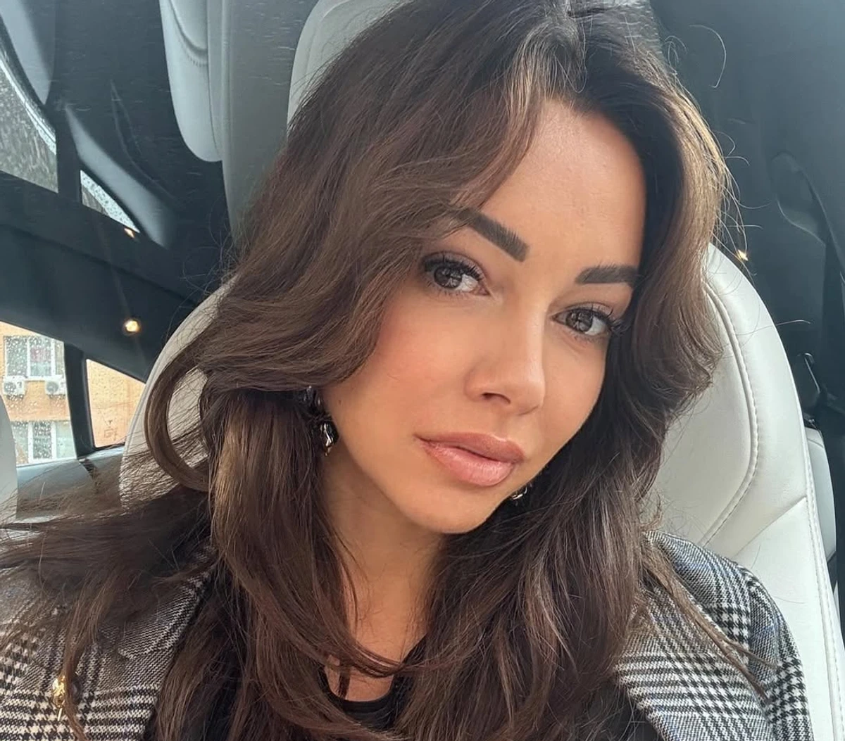 Катерина Кухар зробила селфі у машині