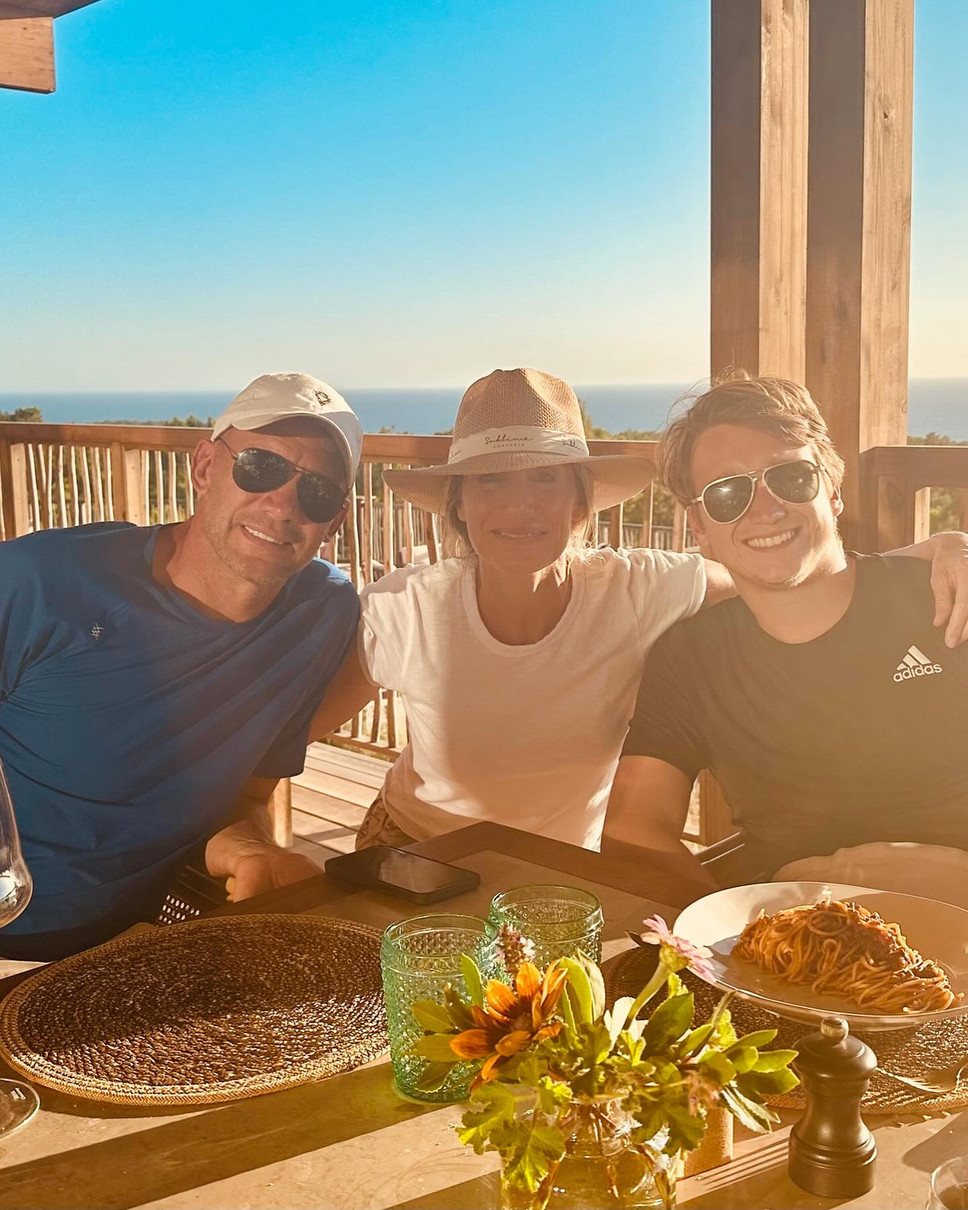 Шевченко з дружиною і старшим сином на відпочинку