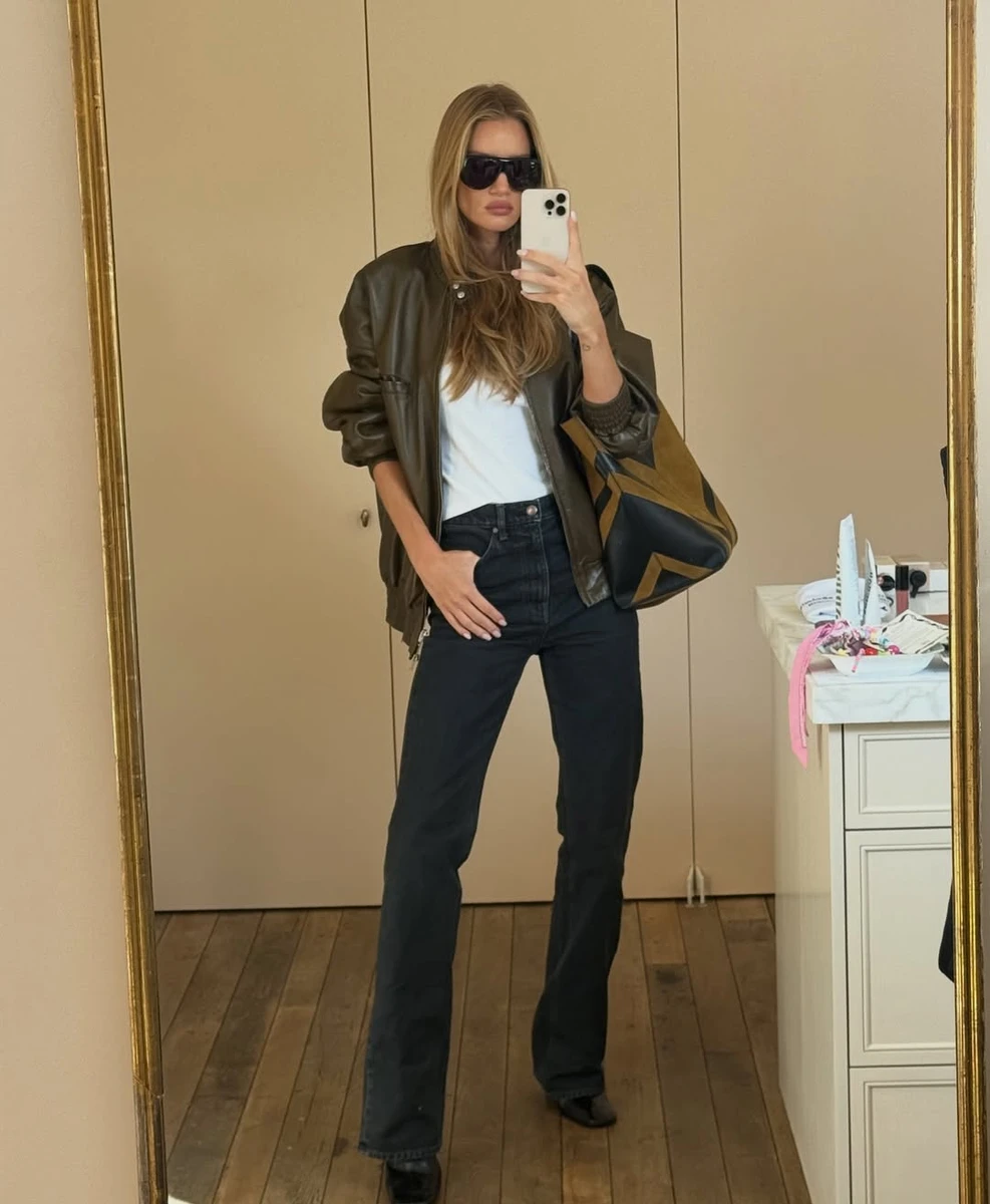 Оливковий колір теж дуже актуальний цієї осені і доволі легко стилізується з чорним, сірим чи коричневим 