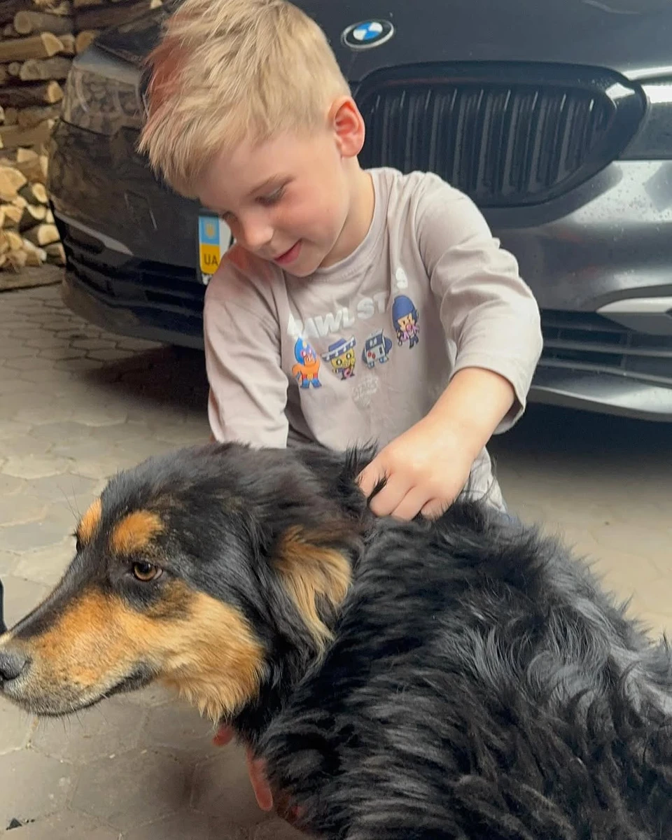 Сергій Танчинець показав, як його син спілкується з песиком