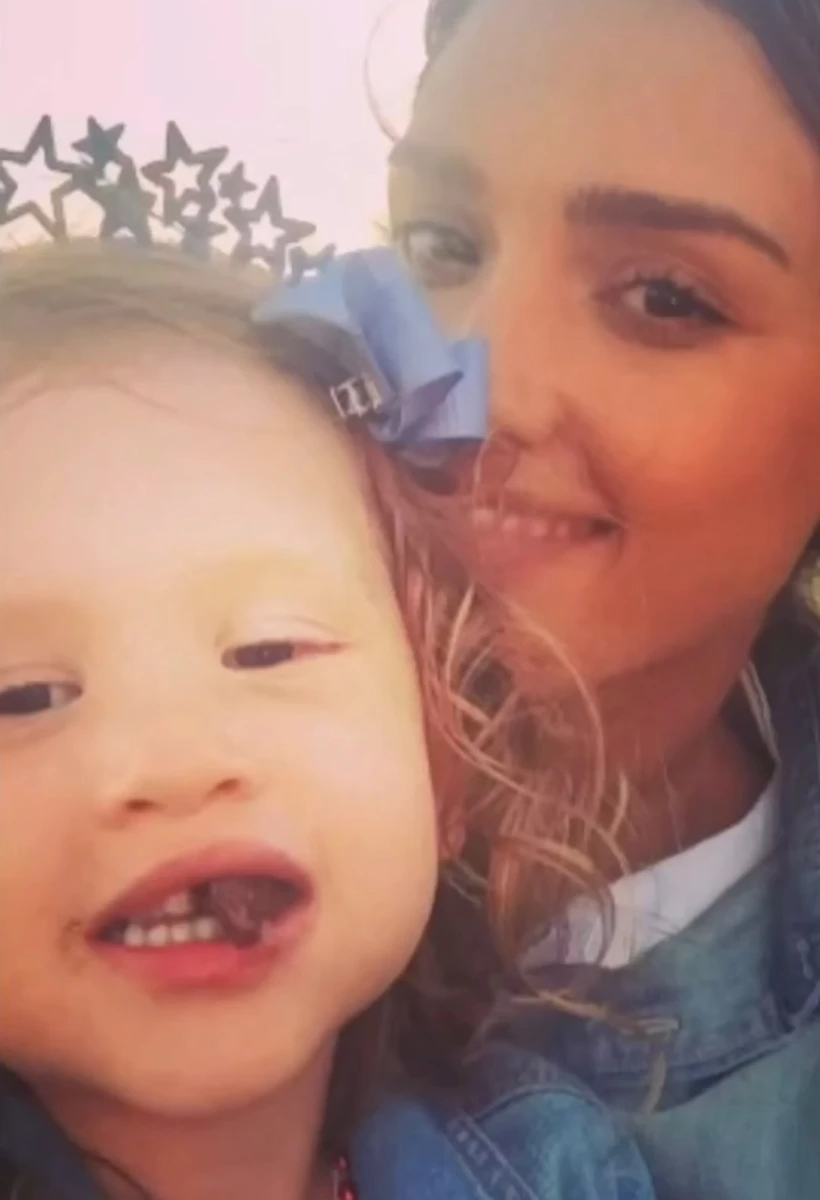 Джессіка Альба ніжно привітала дочку з 14-річчям