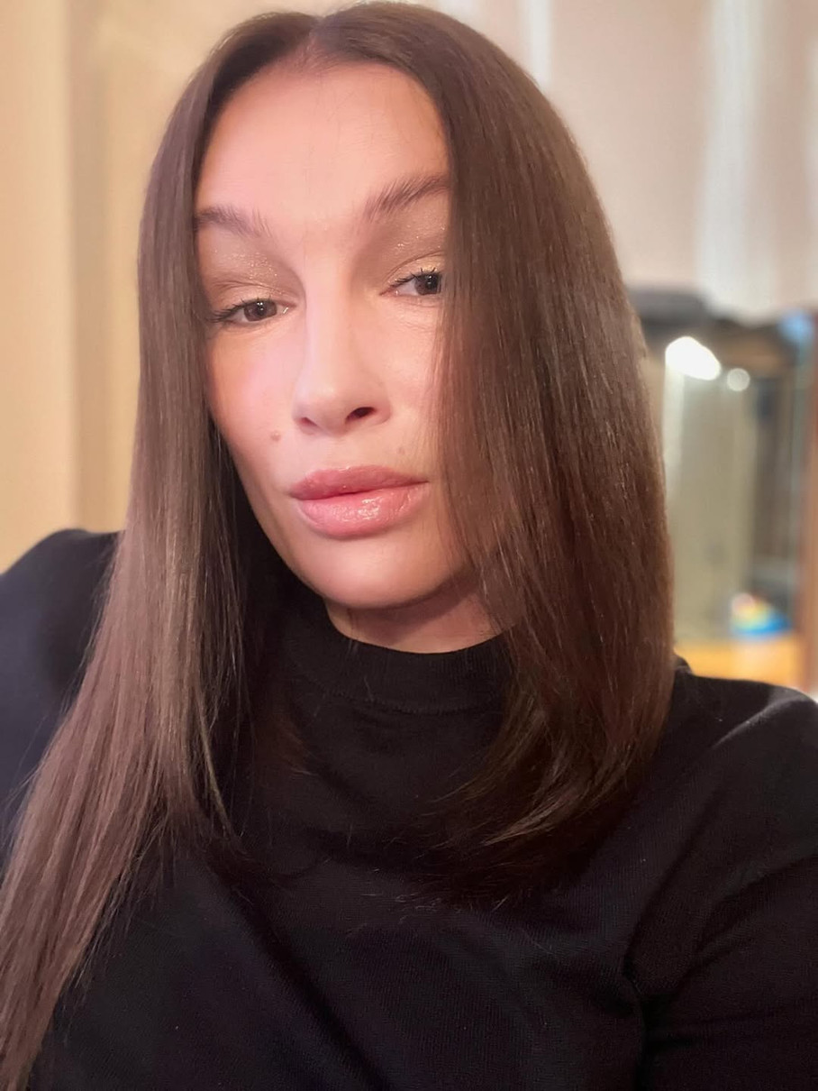 Анастасія Приходько похвалилася новим кольором волосся