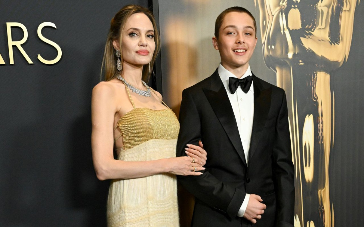 Анджеліна і її син Нокс